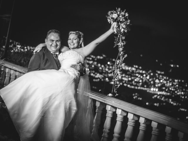 La boda de Gisellys y Franklin en Rosarito, Baja California 56