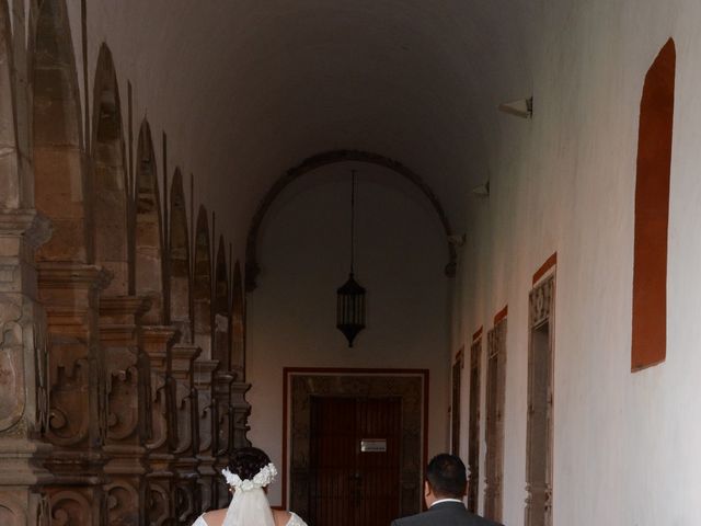 La boda de Christian y Ivonne en Salamanca, Guanajuato 35