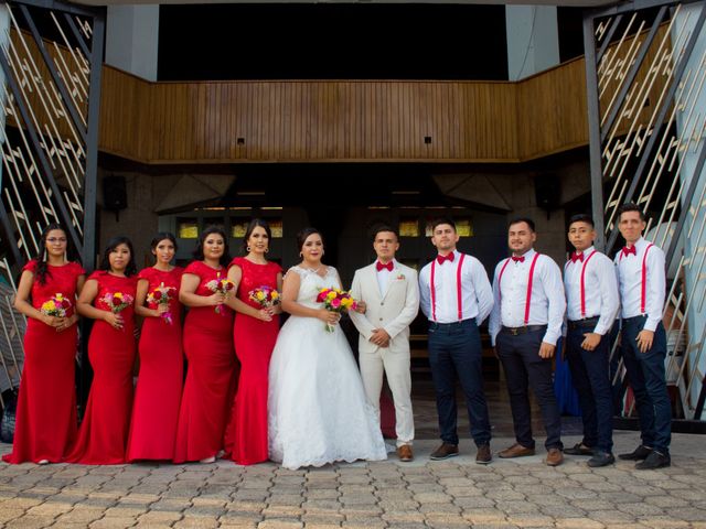 La boda de Vicente  y Kennia en Lázaro Cárdenas, Michoacán 5