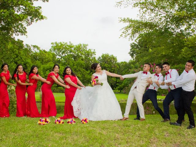 La boda de Vicente  y Kennia en Lázaro Cárdenas, Michoacán 6