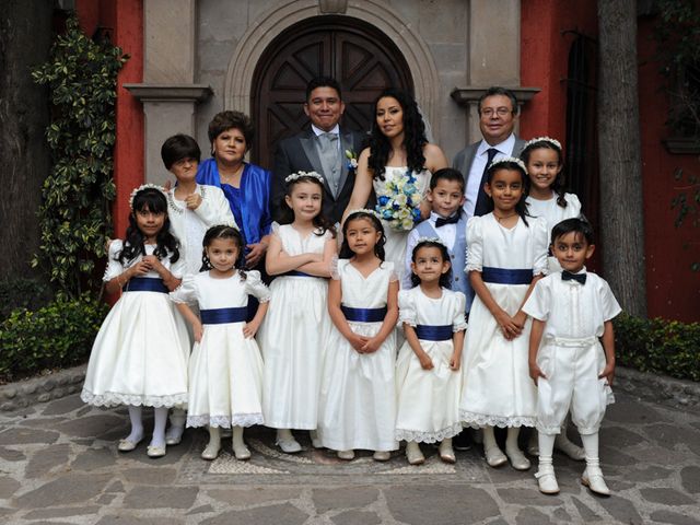La boda de Roberto  y Rosa  en Tepotzotlán, Estado México 24