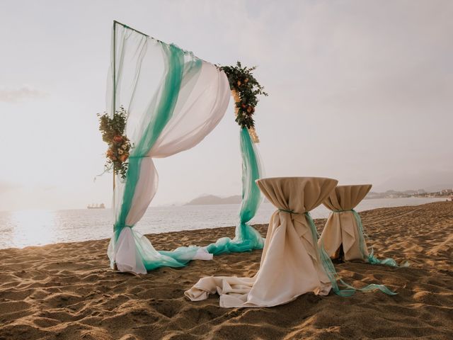 La boda de Adrian y Priss en Manzanillo, Colima 13