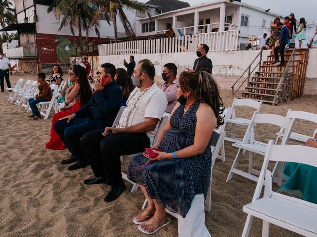 La boda de Adrian y Priss en Manzanillo, Colima 19