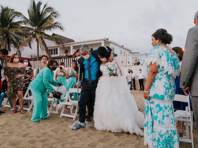 La boda de Adrian y Priss en Manzanillo, Colima 21