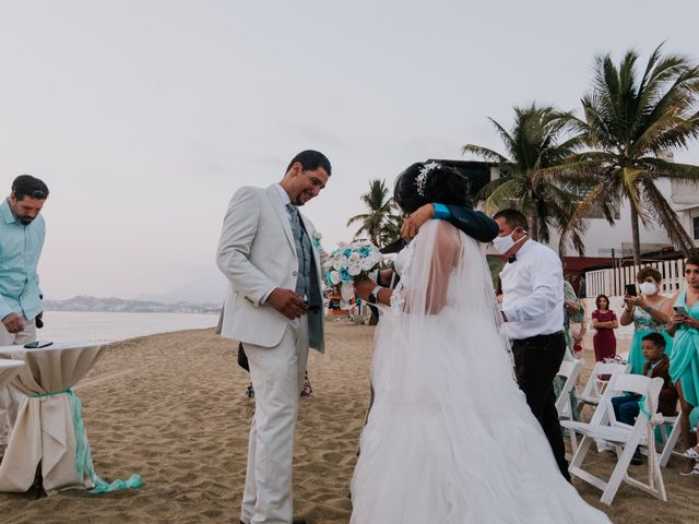 La boda de Adrian y Priss en Manzanillo, Colima 22