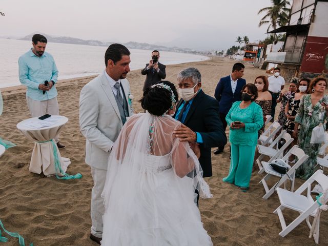 La boda de Adrian y Priss en Manzanillo, Colima 23
