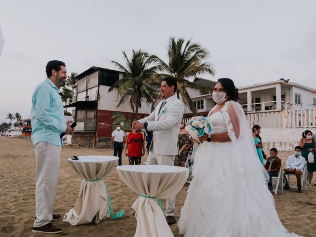 La boda de Adrian y Priss en Manzanillo, Colima 24