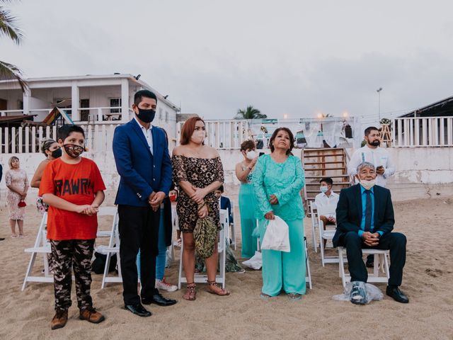 La boda de Adrian y Priss en Manzanillo, Colima 27