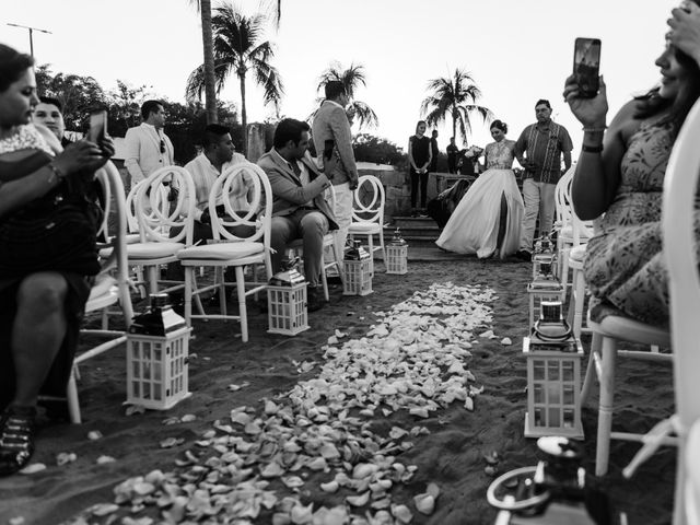 La boda de Adrián y Jacqueline en Bahía de Banderas, Nayarit 21