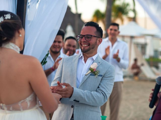 La boda de Adrián y Jacqueline en Bahía de Banderas, Nayarit 36