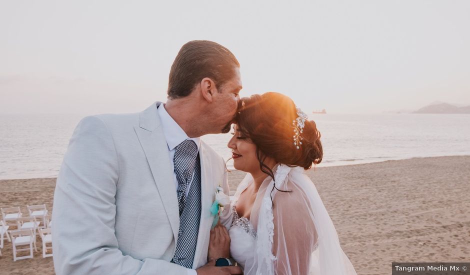 La boda de Adrian y Priss en Manzanillo, Colima