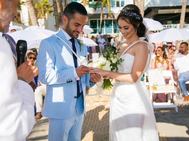 La boda de Carlos y Gaby en Nuevo Vallarta, Nayarit 3