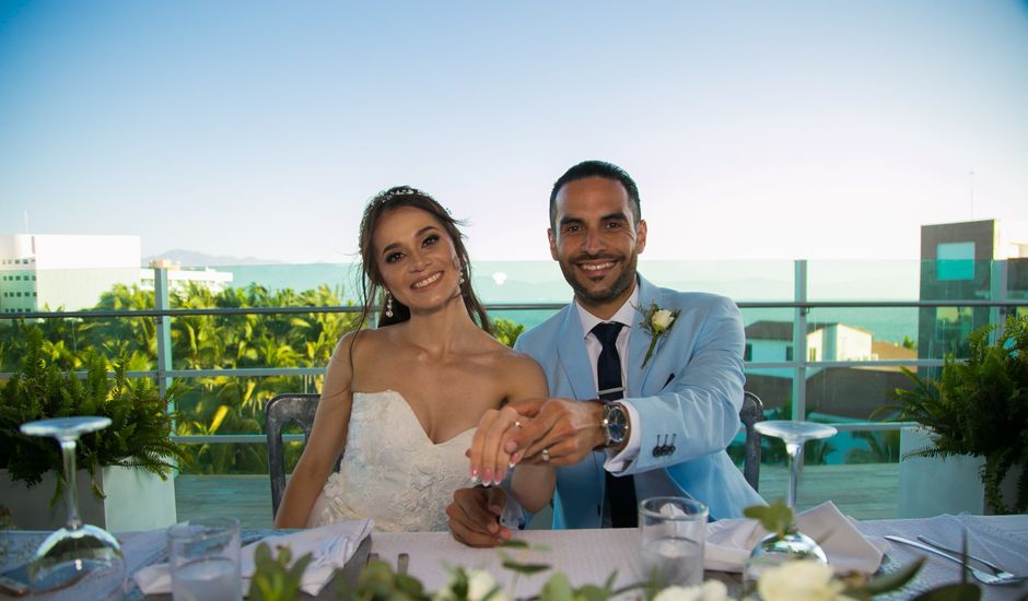 La boda de Carlos y Gaby en Nuevo Vallarta, Nayarit