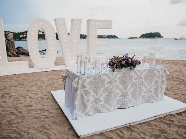 La boda de Ricardo y Mayra en Huatulco, Oaxaca 49
