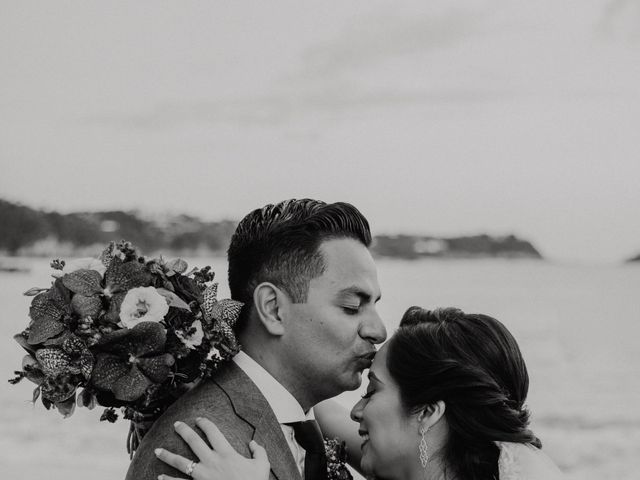 La boda de Ricardo y Mayra en Huatulco, Oaxaca 51