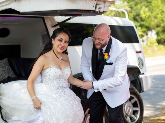 La boda de Joshua y Paulina en Bahía de Banderas, Nayarit 10