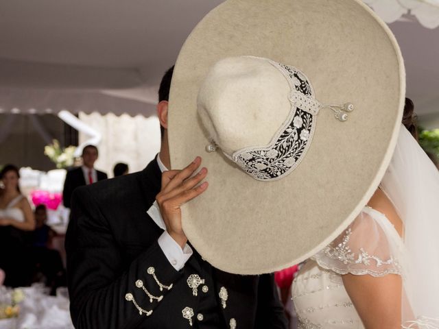 La boda de Miguel y Lorena en León, Guanajuato 77
