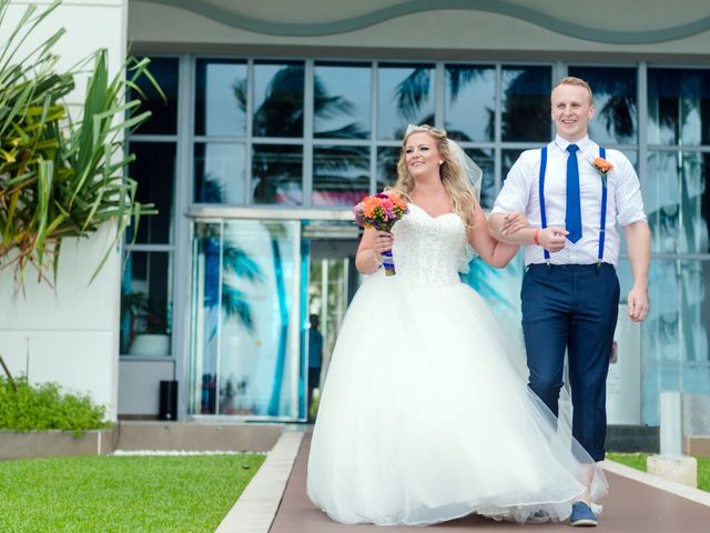 La boda de David y Samantha en Cancún, Quintana Roo 23