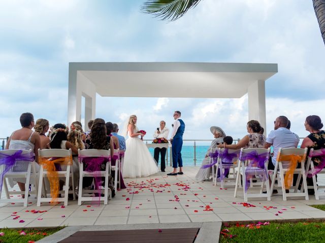 La boda de David y Samantha en Cancún, Quintana Roo 24