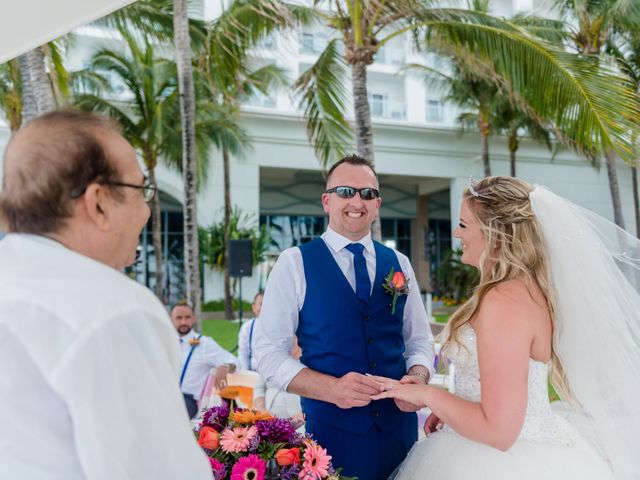 La boda de David y Samantha en Cancún, Quintana Roo 29