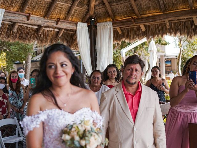 La boda de Gustavo González  y Ariadna Torres  en Cozumel, Quintana Roo 13