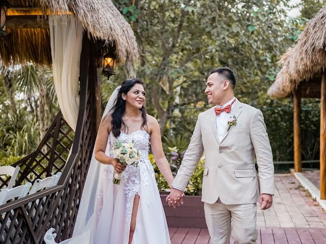 La boda de Gustavo González  y Ariadna Torres  en Cozumel, Quintana Roo 18