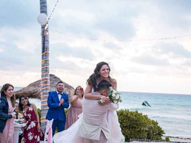 La boda de Gustavo González  y Ariadna Torres  en Cozumel, Quintana Roo 22