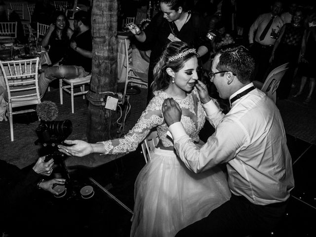 La boda de Juan y Lorena en Acapulco, Guerrero 94
