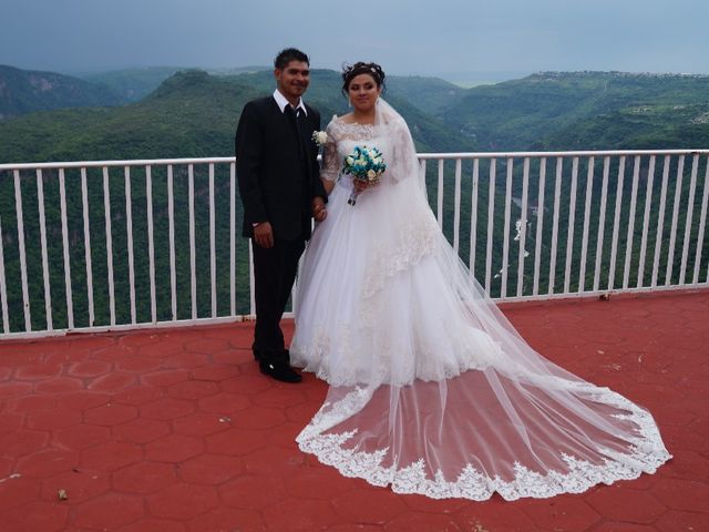 La boda de José Luis  y Alejandra Jaquelin  en Guadalajara, Jalisco 4