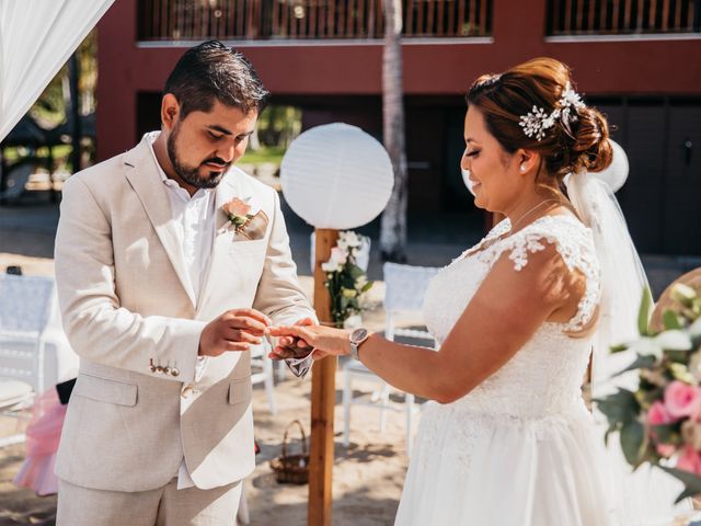 La boda de Roberto y Nayeli en Huatulco, Oaxaca 21