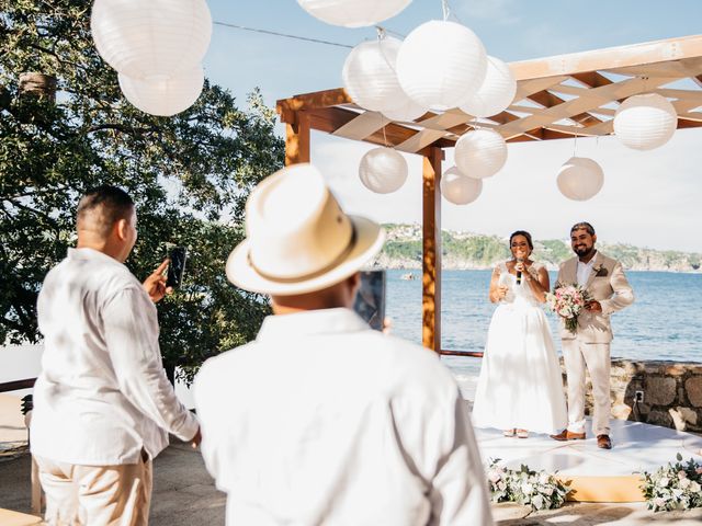 La boda de Roberto y Nayeli en Huatulco, Oaxaca 48