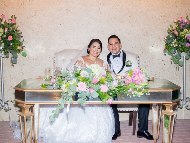 La boda de Juan Carlos y Casandra en Mazatlán, Sinaloa 13