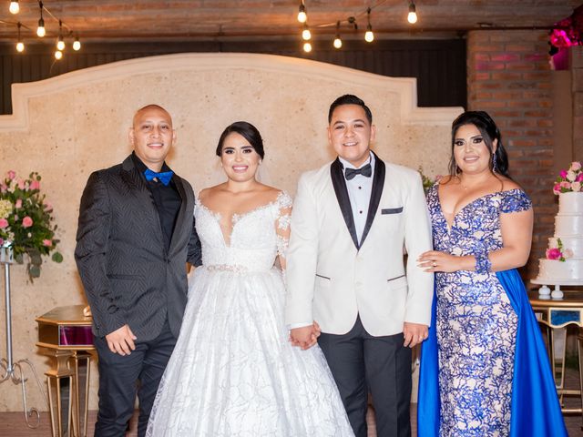La boda de Juan Carlos y Casandra en Mazatlán, Sinaloa 23