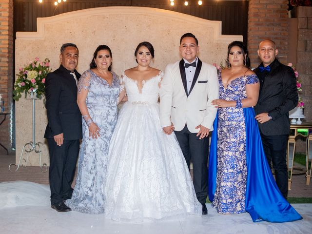 La boda de Juan Carlos y Casandra en Mazatlán, Sinaloa 24