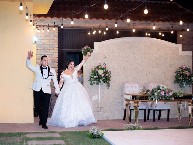 La boda de Juan Carlos y Casandra en Mazatlán, Sinaloa 33
