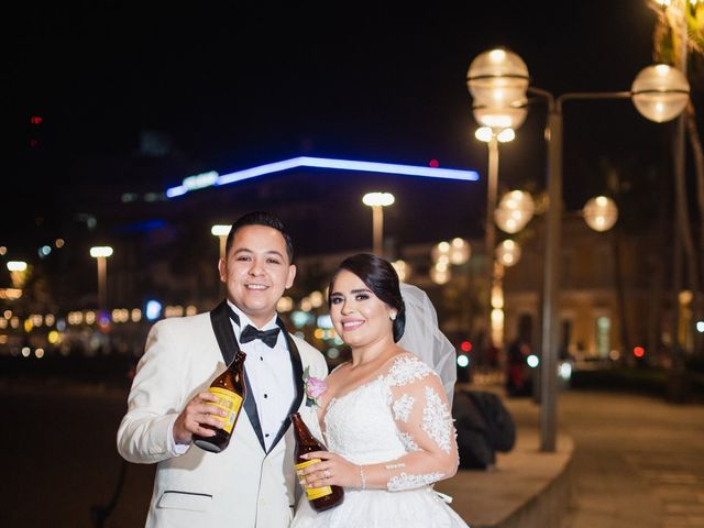 La boda de Juan Carlos y Casandra en Mazatlán, Sinaloa 34