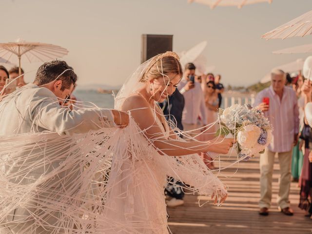 La boda de Mario y Rakel en Ixtapa Zihuatanejo, Guerrero 98