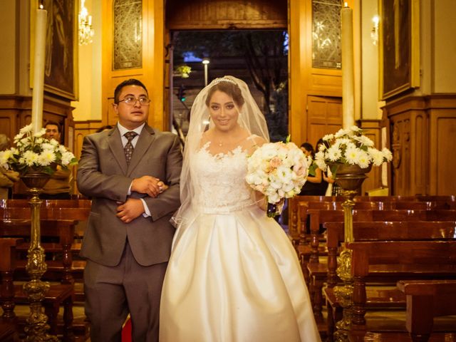 La boda de Carlos y Leslie en Naucalpan, Estado México 13