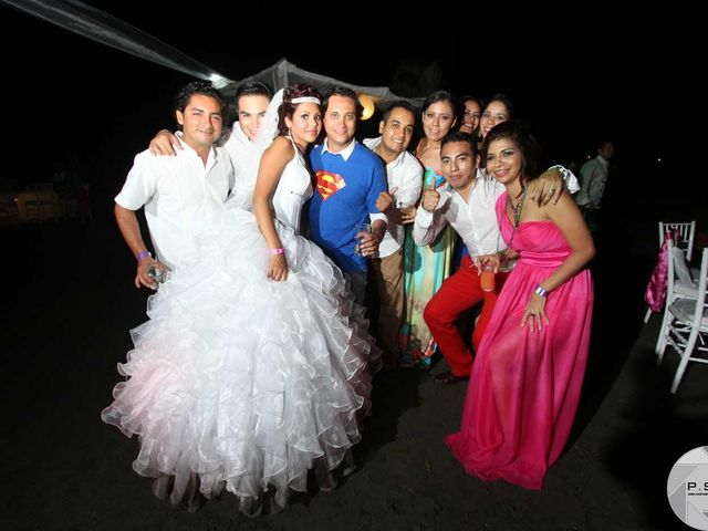 La boda de Marco y Julieta en Ixtapa Zihuatanejo, Guerrero 350