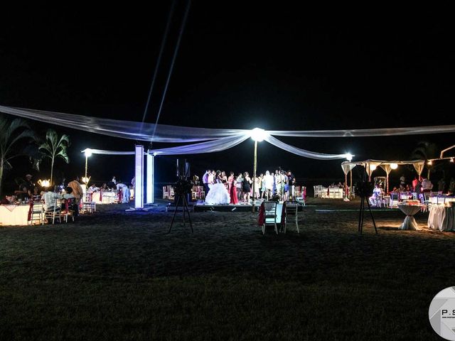 La boda de Marco y Julieta en Ixtapa Zihuatanejo, Guerrero 359