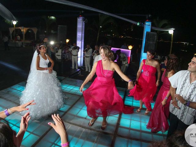 La boda de Marco y Julieta en Ixtapa Zihuatanejo, Guerrero 675