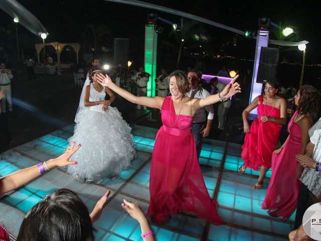 La boda de Marco y Julieta en Ixtapa Zihuatanejo, Guerrero 676