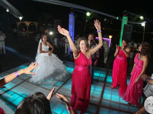 La boda de Marco y Julieta en Ixtapa Zihuatanejo, Guerrero 677