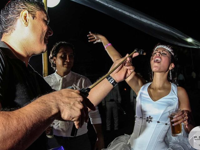 La boda de Marco y Julieta en Ixtapa Zihuatanejo, Guerrero 689