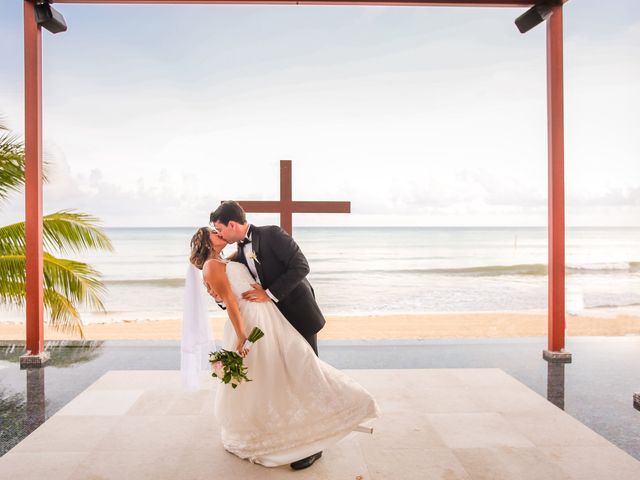 La boda de Salvador y Natalia en Cancún, Quintana Roo 17