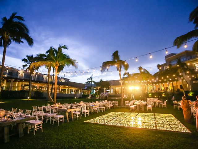 La boda de Salvador y Natalia en Cancún, Quintana Roo 25
