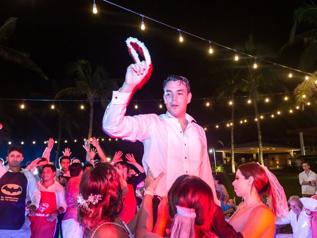 La boda de Salvador y Natalia en Cancún, Quintana Roo 40