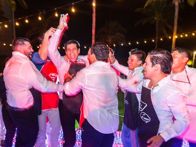 La boda de Salvador y Natalia en Cancún, Quintana Roo 41