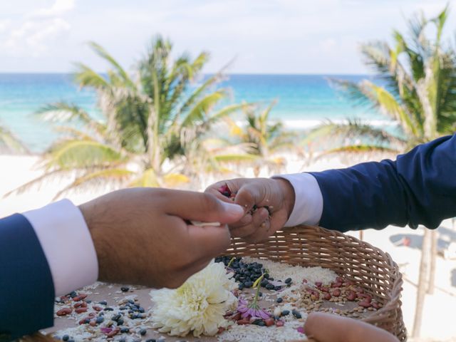 La boda de Jonhatan y Roberto en Cancún, Quintana Roo 23