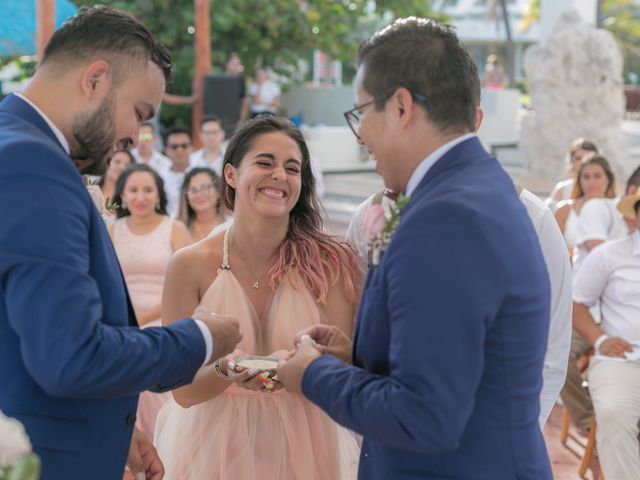 La boda de Jonhatan y Roberto en Cancún, Quintana Roo 25
